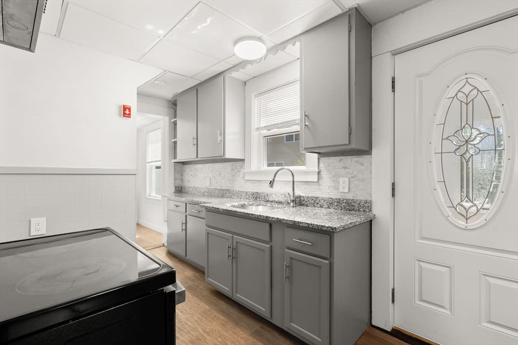 Single Family Residence at 13 Highland Rd, Middleton MA 01949, Middleton, photo 7 of 28
