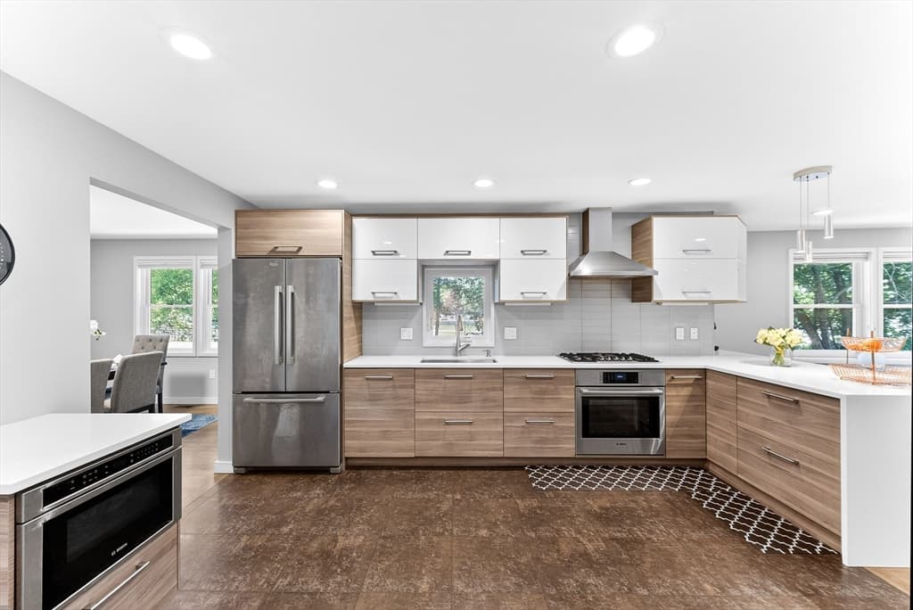 Single Family Residence at 142 Edinboro St, Newton MA 02460, Newton, photo 6 of 40