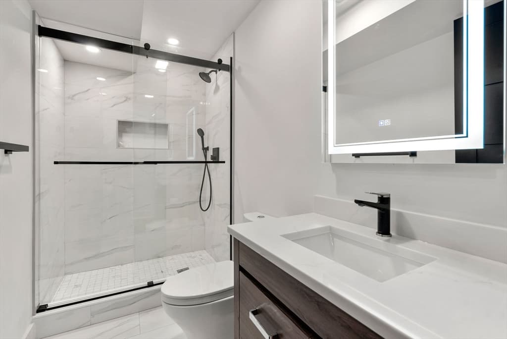 Condominium at 1242 Beacon St # 1242, Newton MA 02468, Newton, photo 23 of 28