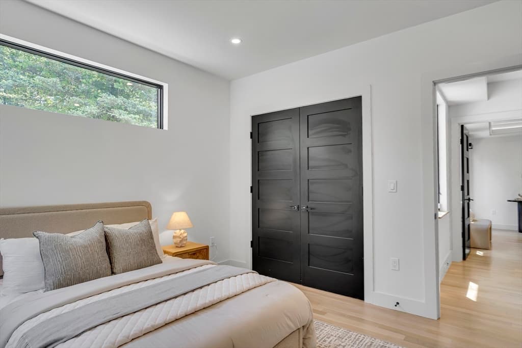 Condominium at 1242 Beacon St # 1242, Newton MA 02468, Newton, photo 19 of 28
