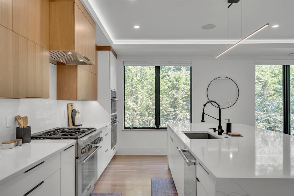 Single Family Residence at 1242 Beacon St, Newton MA 02468, Newton, photo 5 of 28