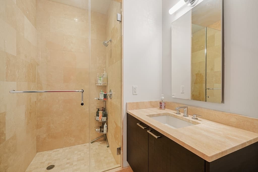 Condominium at 1 Franklin Street # 4802, Boston MA 02110, photo 26 of 42