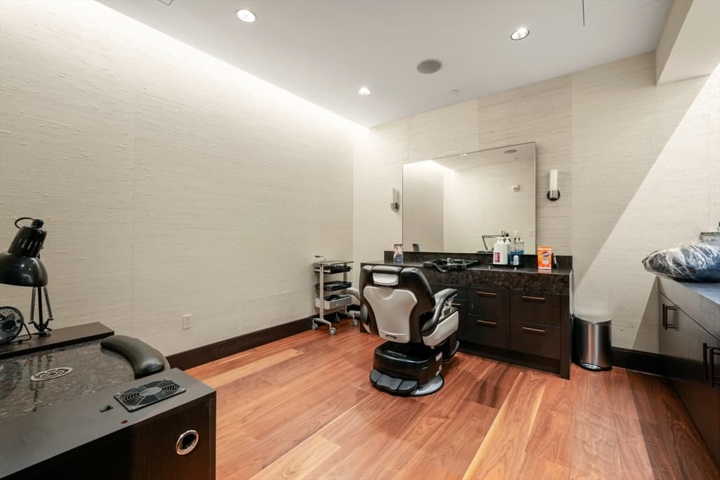 Condominium at 1 Franklin Street # 4802, Boston MA 02110, photo 37 of 42