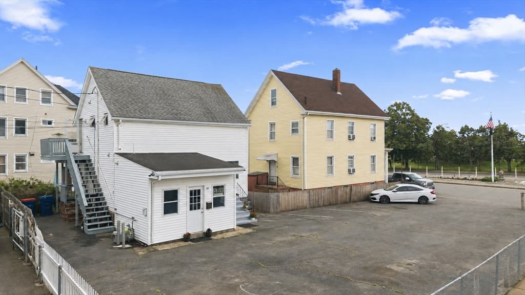 22 County St, New Bedford MA 02744 photo 2