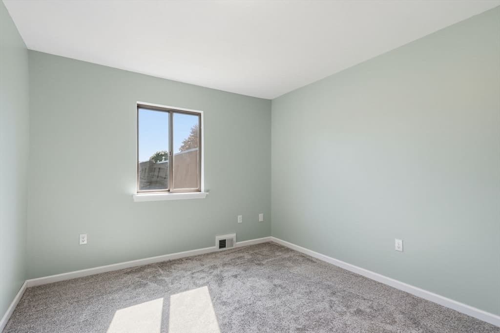 Condominium at 117 Beekman Drive # 117, Agawam MA 01001, photo 23 of 40