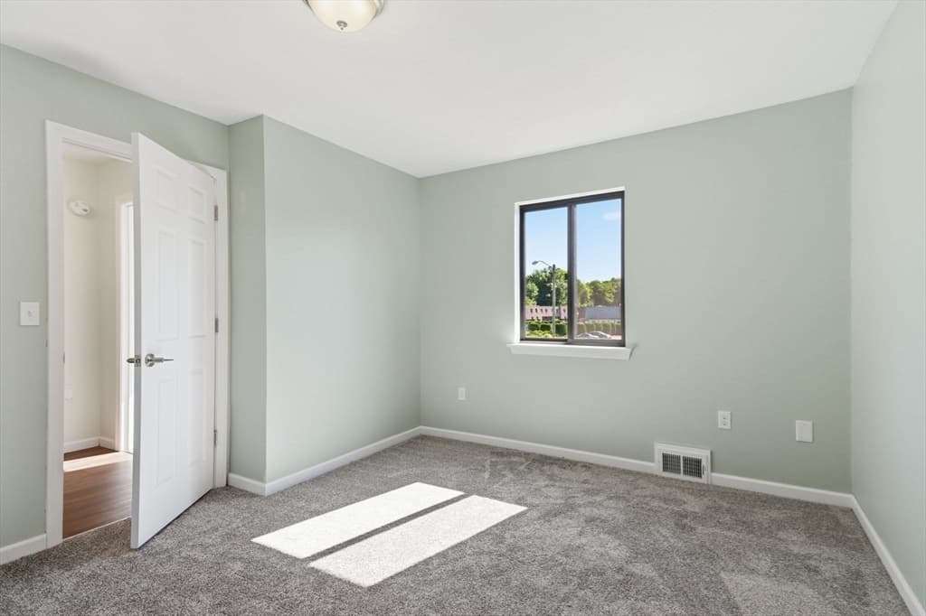 Condominium at 117 Beekman Drive # 117, Agawam MA 01001, photo 24 of 40