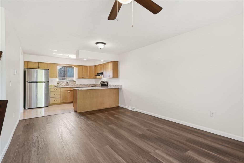 Condominium at 117 Beekman Drive # 117, Agawam MA 01001, photo 11 of 40