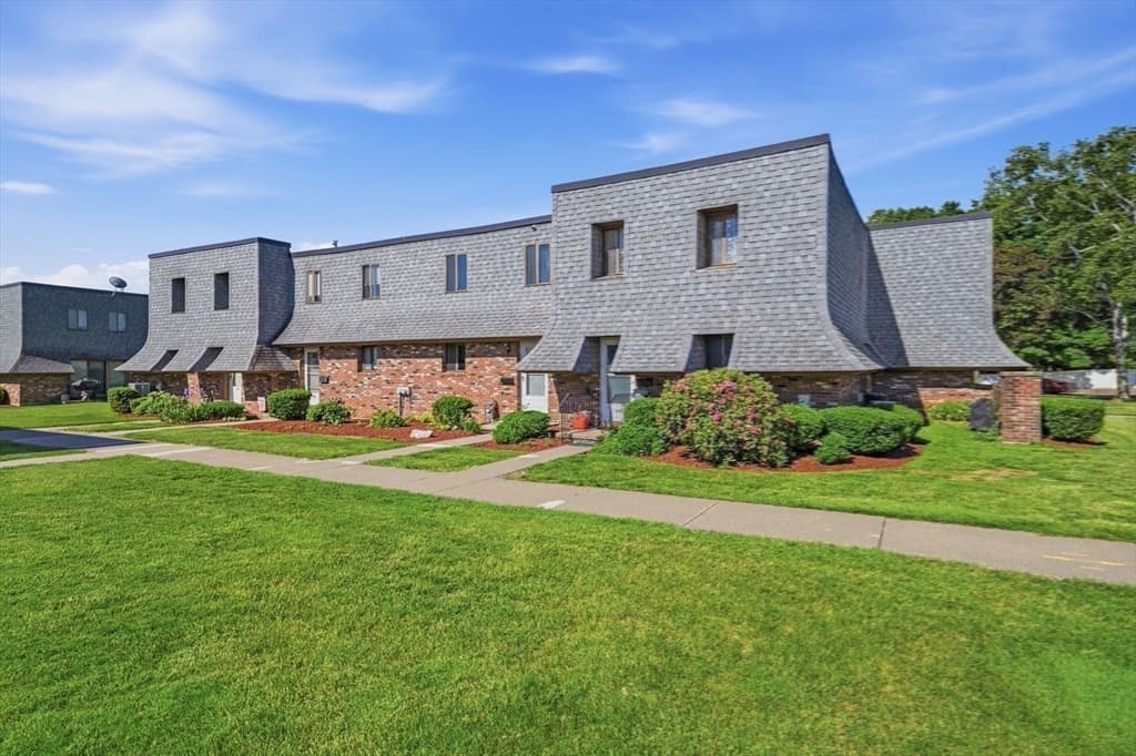 Condominium at 117 Beekman Drive # 117, Agawam MA 01001, photo 35 of 40