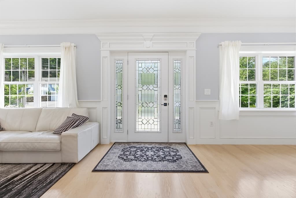 52 Ridgewood Rd, Milton MA 02186 photo 3