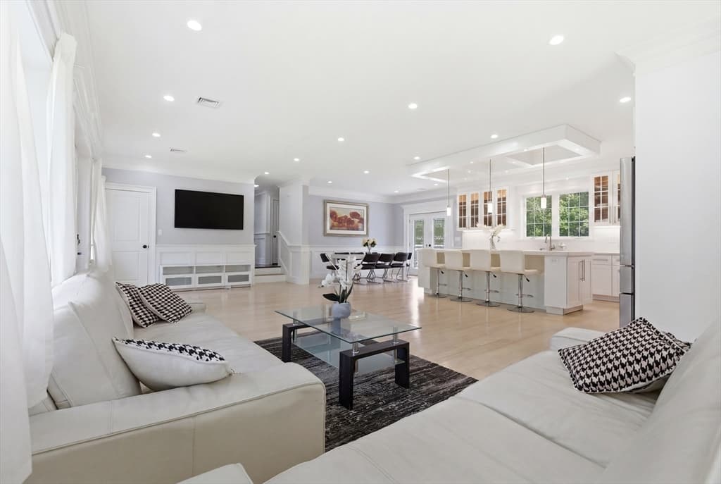 52 Ridgewood Rd, Milton MA 02186 photo 5
