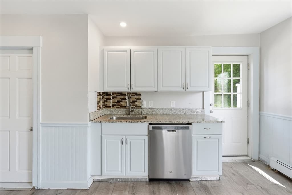 Single Family Residence at 68 Brooks St, Worcester MA 01606, photo 6 of 23
