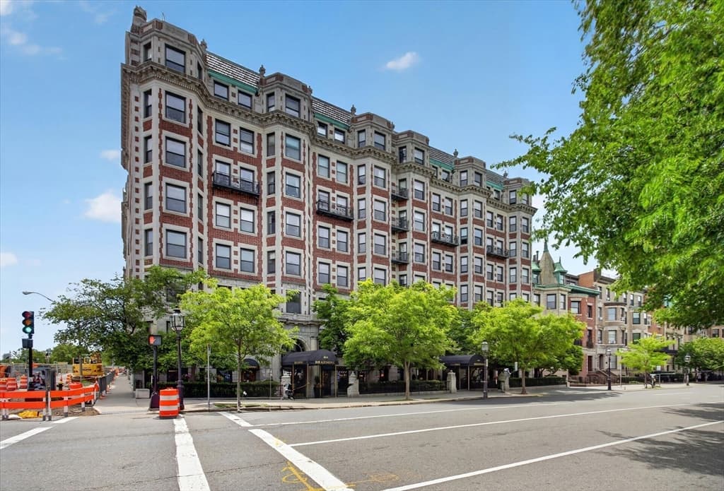 Condominium at 464 Commonwealth Ave # 51, Boston MA 02215, photo 17 of 18