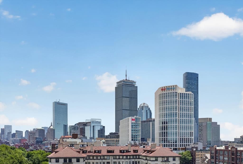 Condominium at 464 Commonwealth Ave # 51, Boston MA 02215, photo 16 of 18