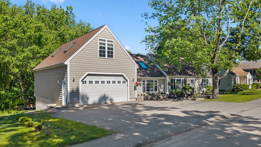 123 Indian Hill Road, Worcester MA 01606