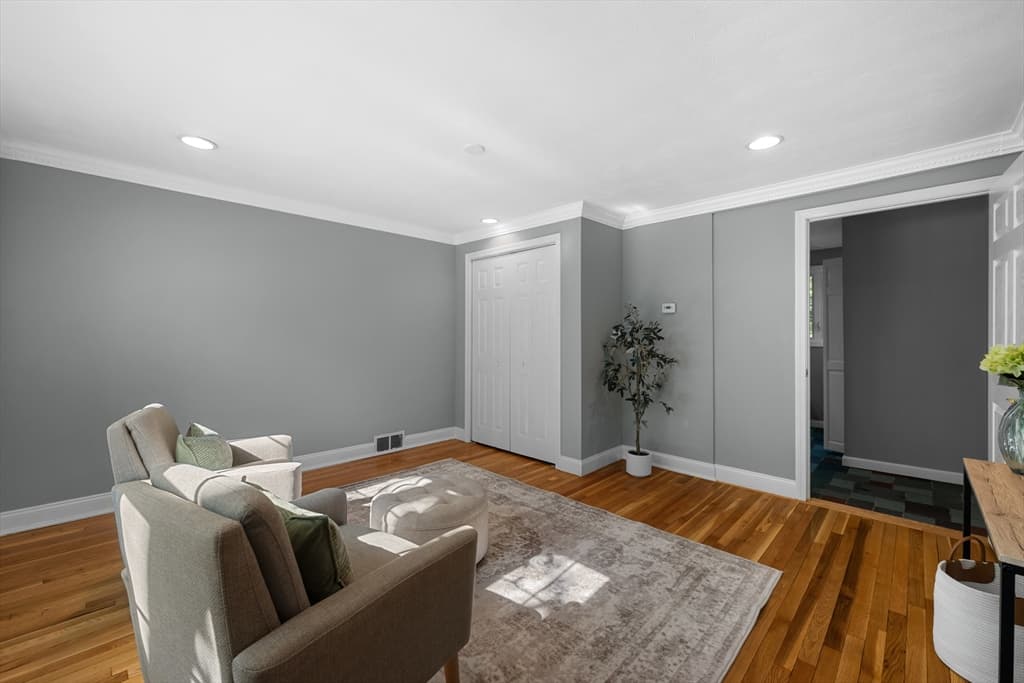Single Family Residence at 123 Indian Hill Road, Worcester MA 01606, photo 5 of 25