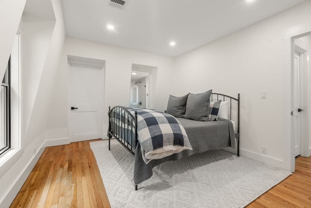 283 Walnut Street, Wellesley MA 02481 photo 24