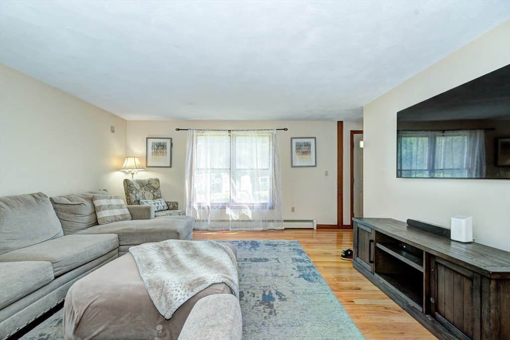 Single Family Residence at 11 Balmoral Drive, Methuen MA 01844, Methuen, photo 12 of 41