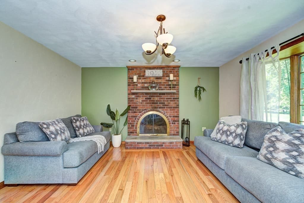 Single Family Residence at 11 Balmoral Drive, Methuen MA 01844, Methuen, photo 9 of 41