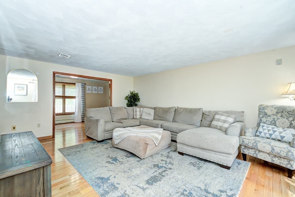 Single Family Residence at 11 Balmoral Drive, Methuen MA 01844, Methuen, photo 14 of 41