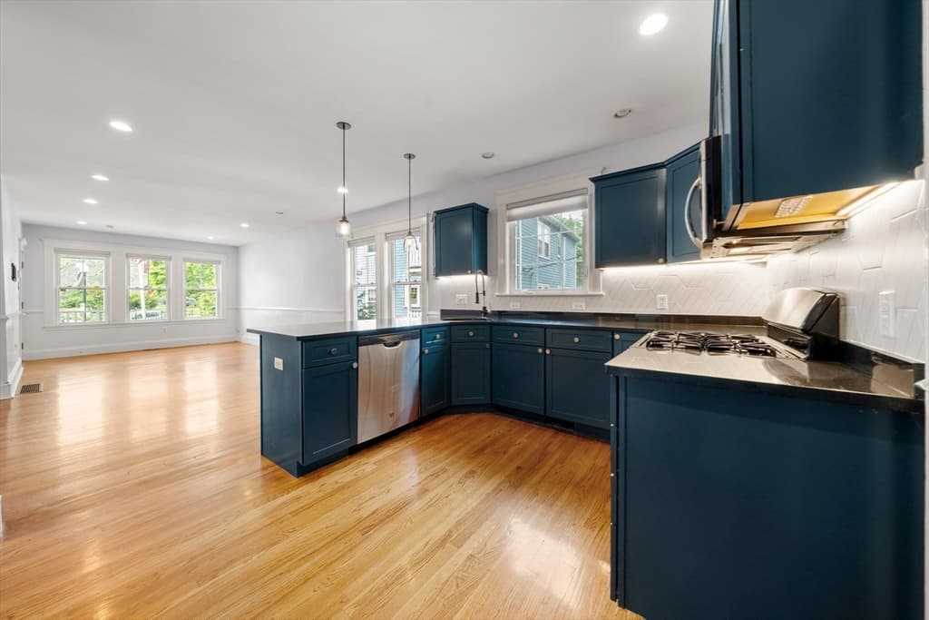Condominium at 772 Centre Street # 2, Boston MA 02130, photo 12 of 36