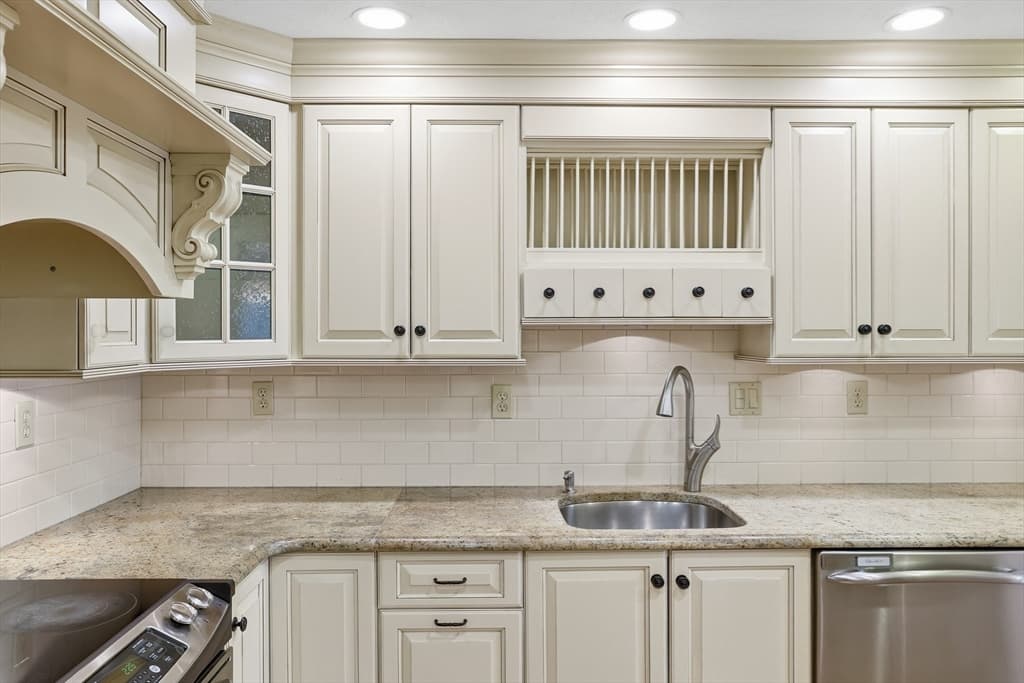 Condominium at 35 Casey Circle # 35, Waltham MA 02451, photo 7 of 24