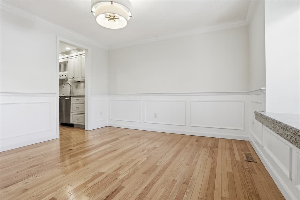 Condominium at 35 Casey Circle # 35, Waltham MA 02451, photo 5 of 24
