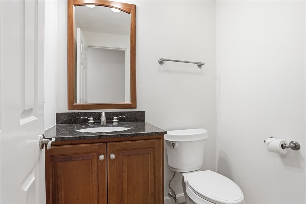 Condominium at 35 Casey Circle # 35, Waltham MA 02451, photo 9 of 24