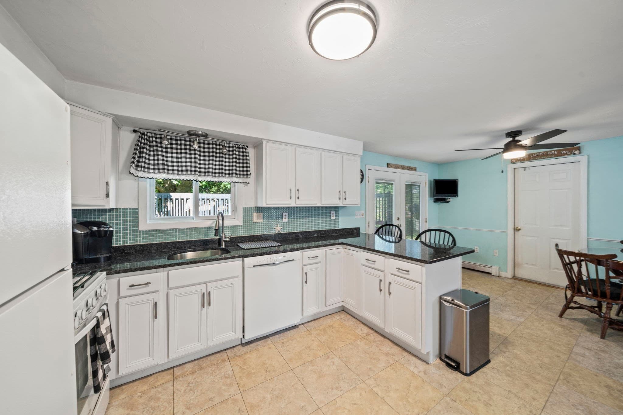 Single Family Residence at 6 Country Way, Marshfield MA 02050, photo 9 of 36