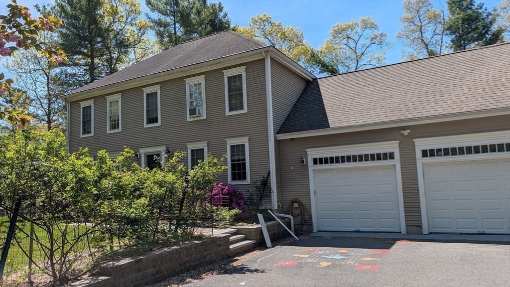 Single Family Residence at 700 Main Street, Wareham MA 02571, photo 11 of 42