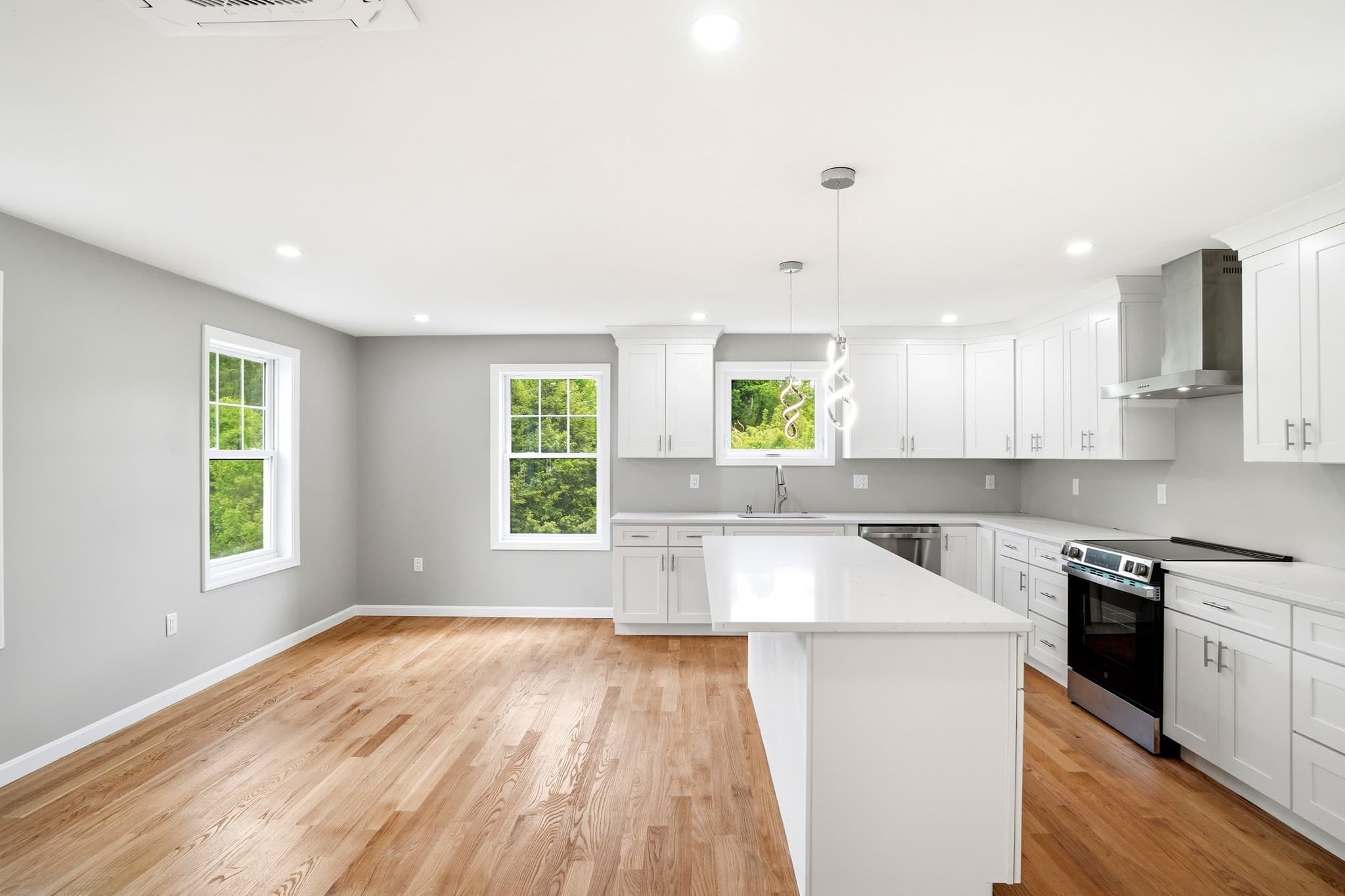 Condominium at 17 Crosby St # A, Webster MA 01570, photo 20 of 42