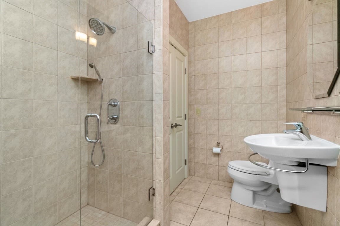Condominium at 811 Boylston St # 4, Boston MA 02116, photo 18 of 36