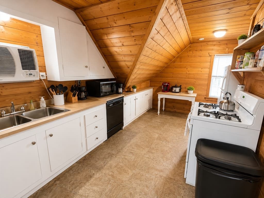 382 Main St, Dighton MA 02715 photo 16