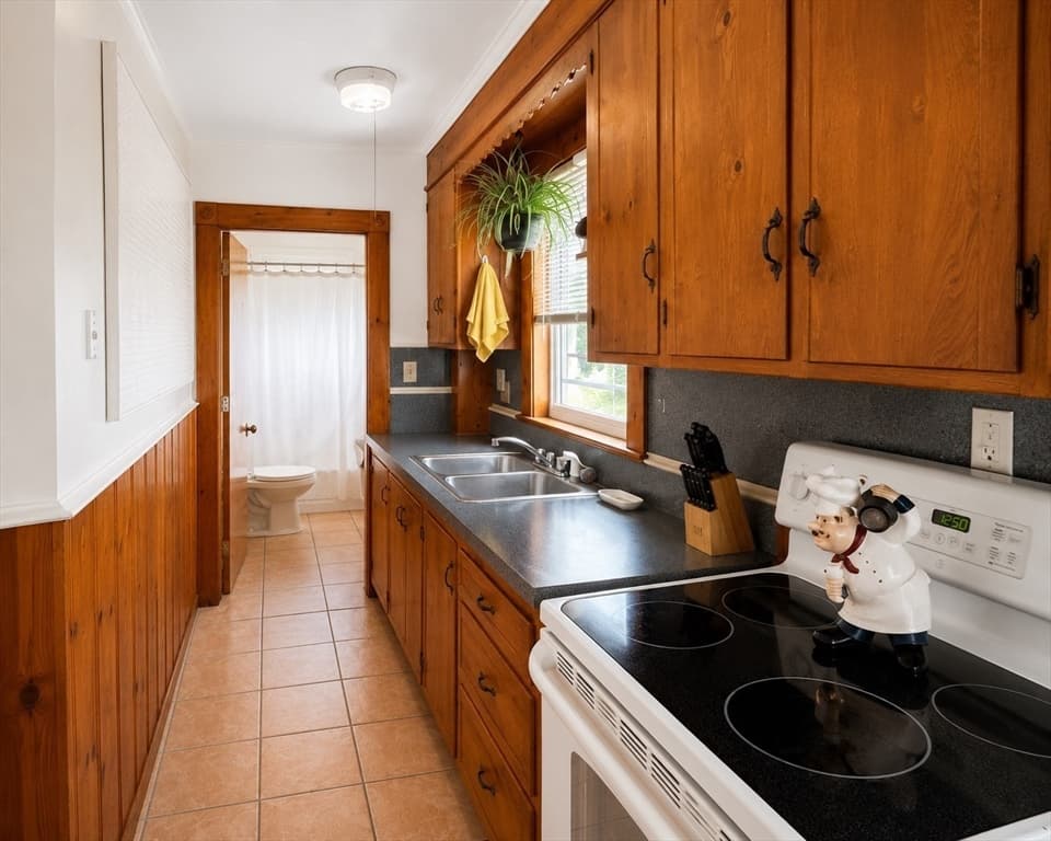 382 Main St, Dighton MA 02715 photo 5