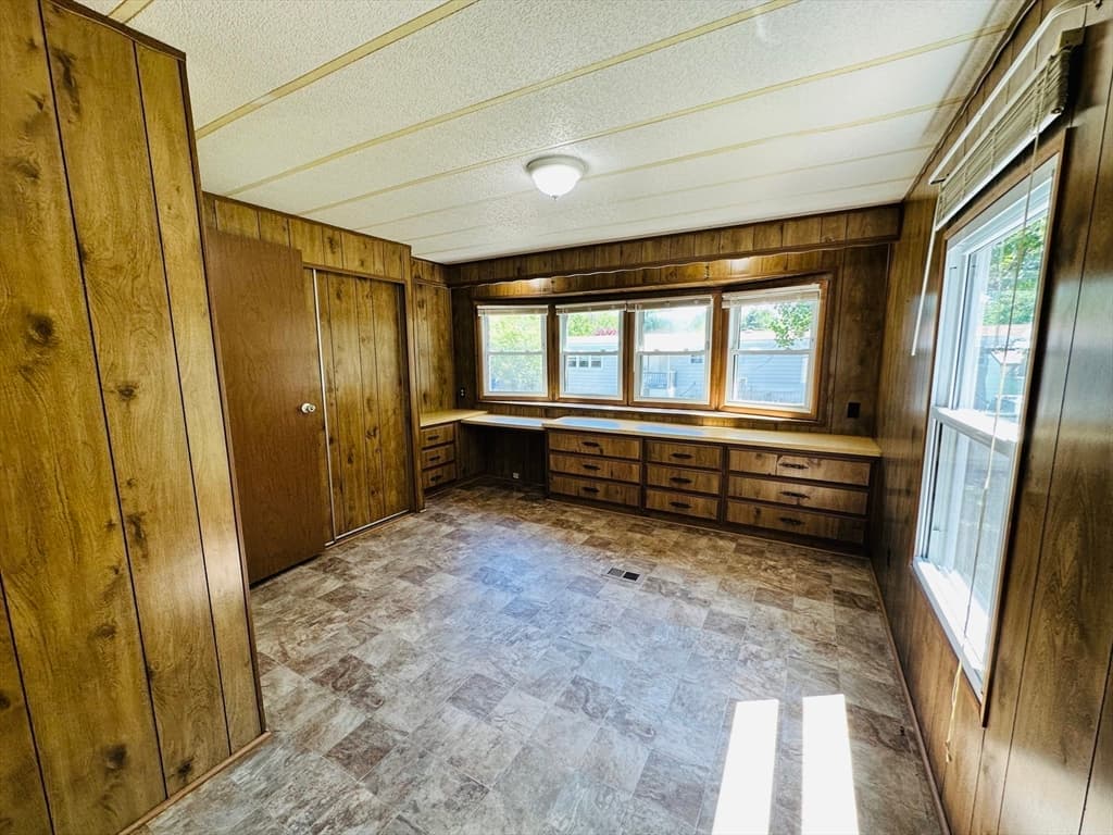 Mobile Home at 22 Contessa Dr., Springfield MA 01119, Springfield, photo 16 of 37