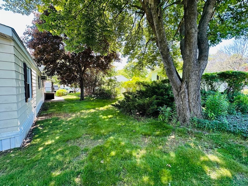 Mobile Home at 22 Contessa Dr., Springfield MA 01119, Springfield, photo 33 of 37