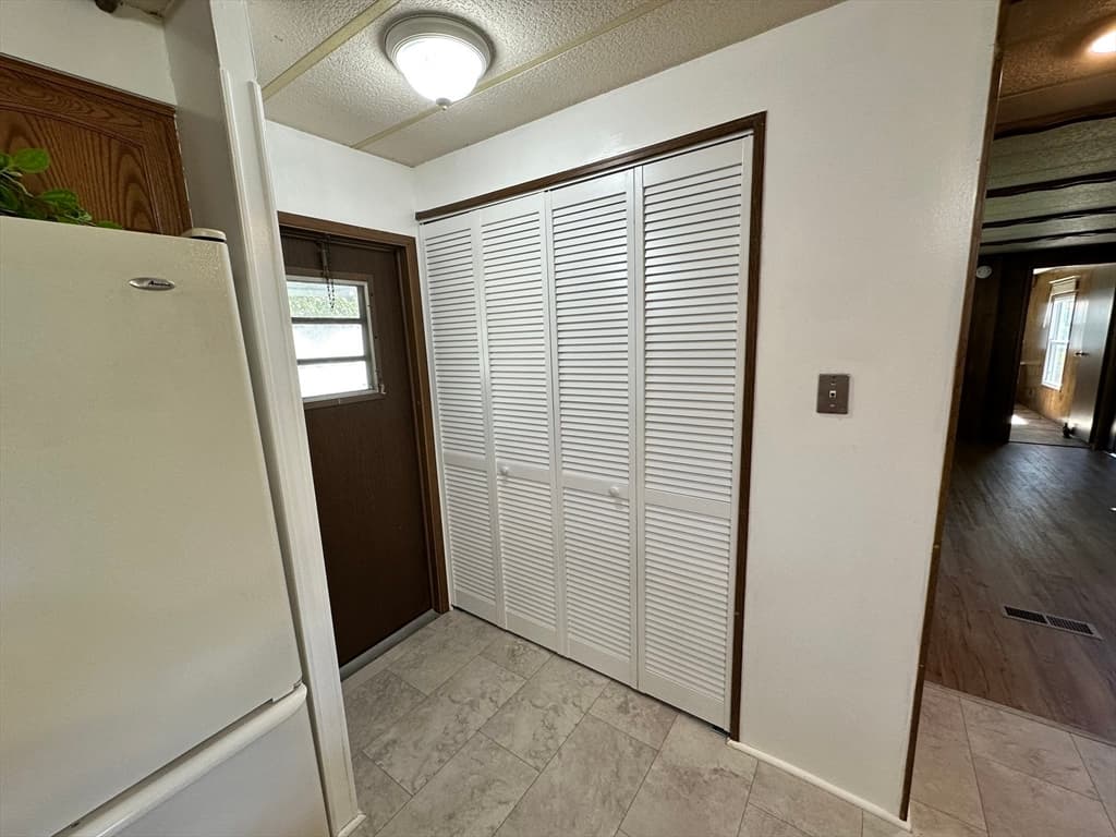 Mobile Home at 22 Contessa Dr., Springfield MA 01119, Springfield, photo 11 of 37