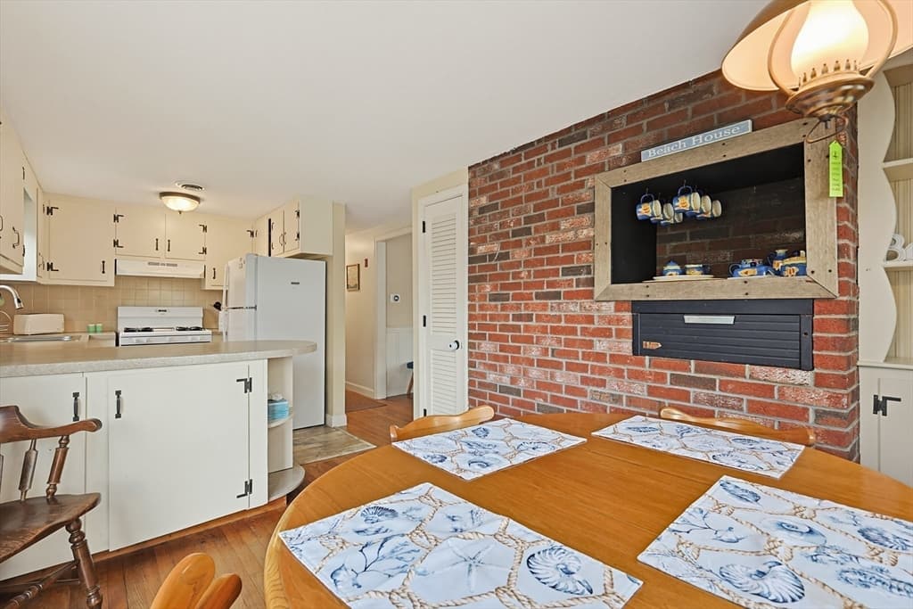 Single Family Residence at 10 Holiday Ln, Dennis MA 02639, photo 13 of 36