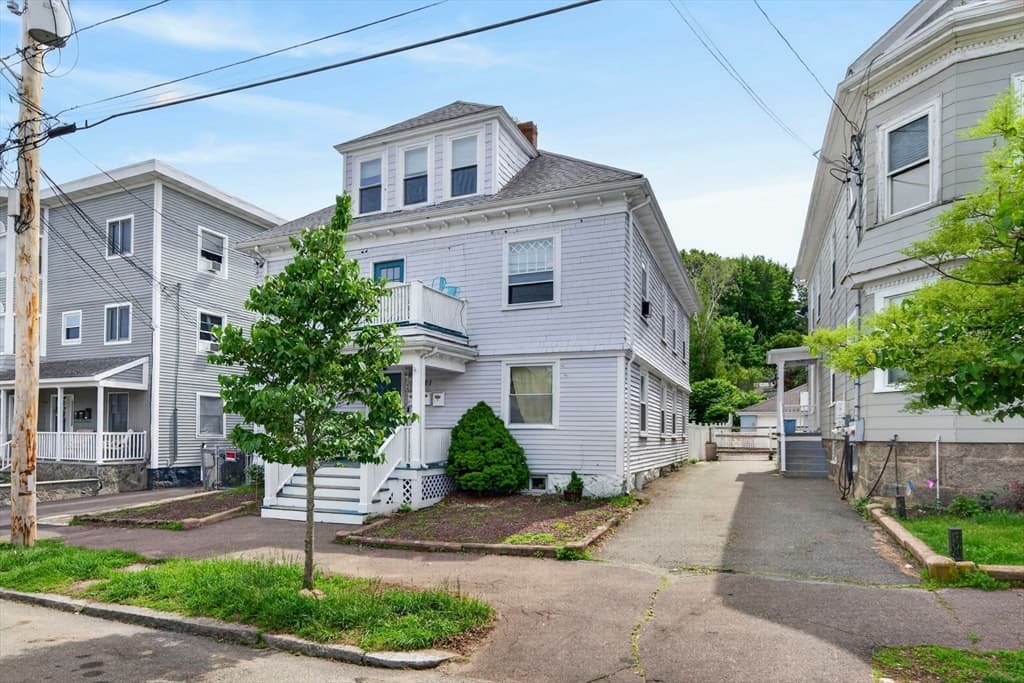 21 Dunlap St # 3, Salem MA 01970