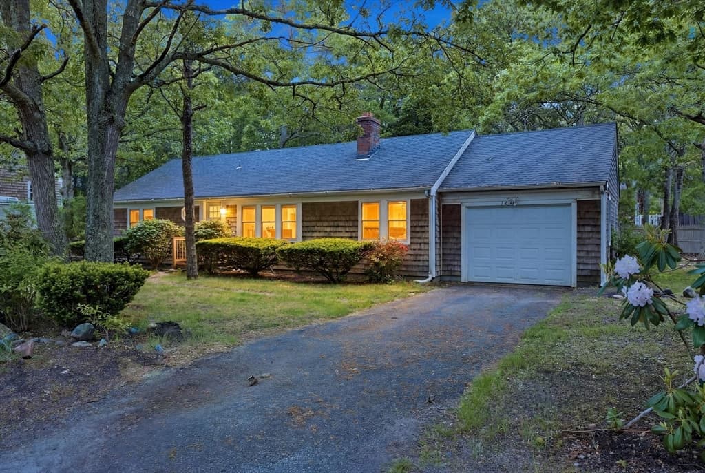 762 W Yarmouth, Yarmouth MA 02675