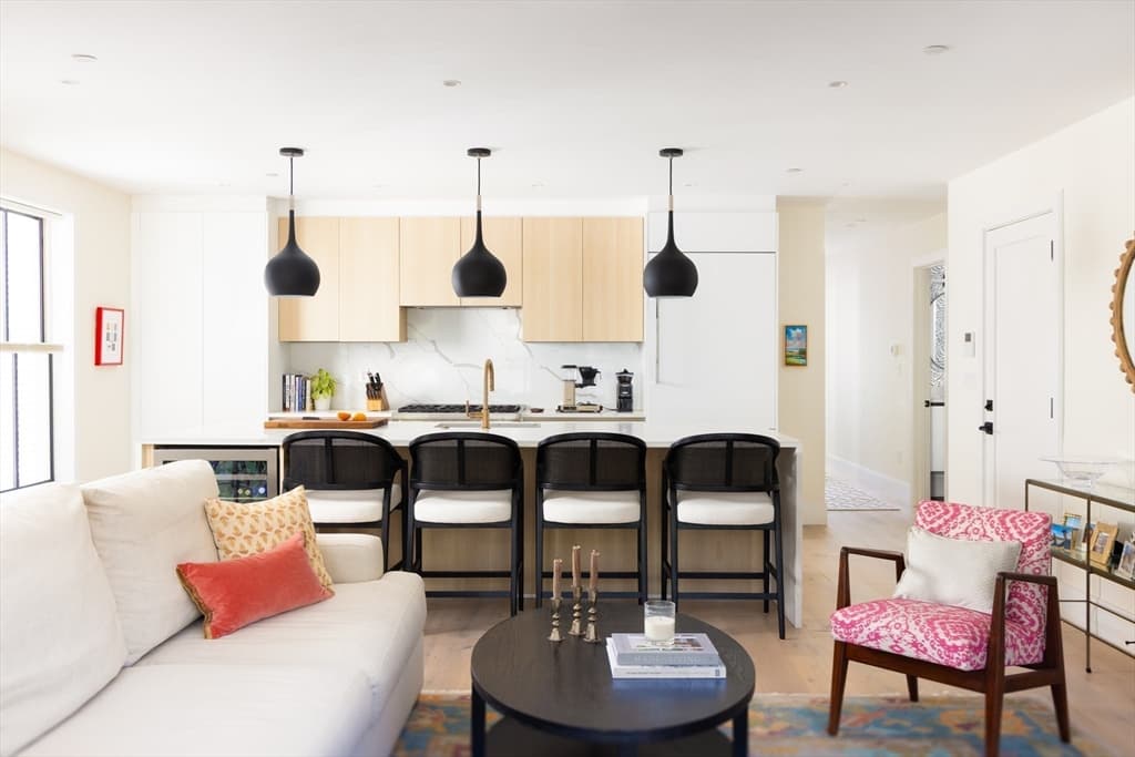 Condominium at 322 Bunker Hill St # 2, Boston MA 02129, Boston, photo 4 of 12