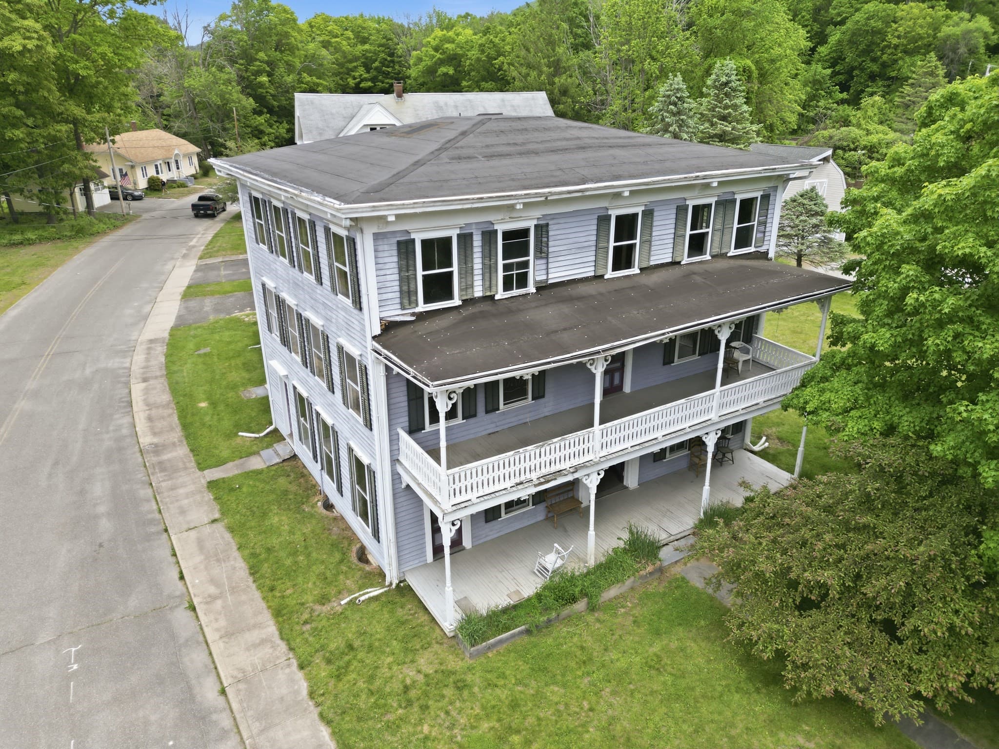 20 Main St, Chester MA 01011