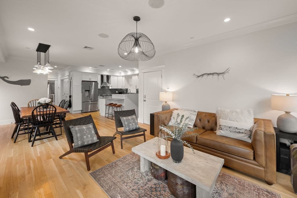 Condominium at 8 Manley St # 1, Boston MA 02122, photo 7 of 34