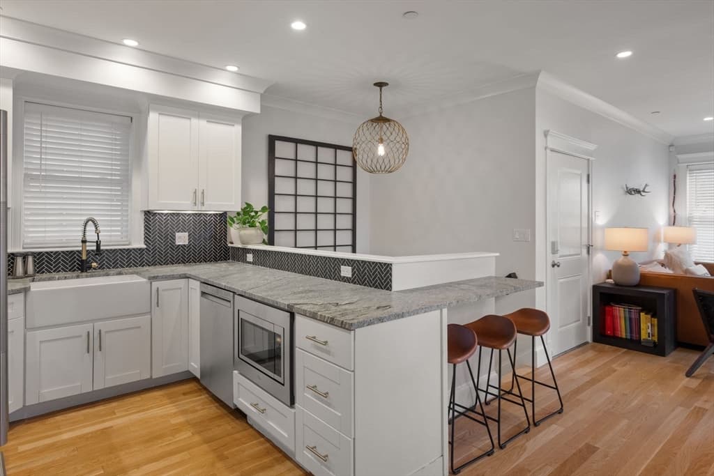 Condominium at 8 Manley St # 1, Boston MA 02122, photo 5 of 34