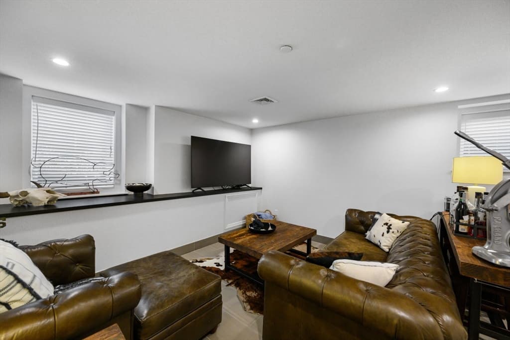 Condominium at 8 Manley St # 1, Boston MA 02122, photo 21 of 34