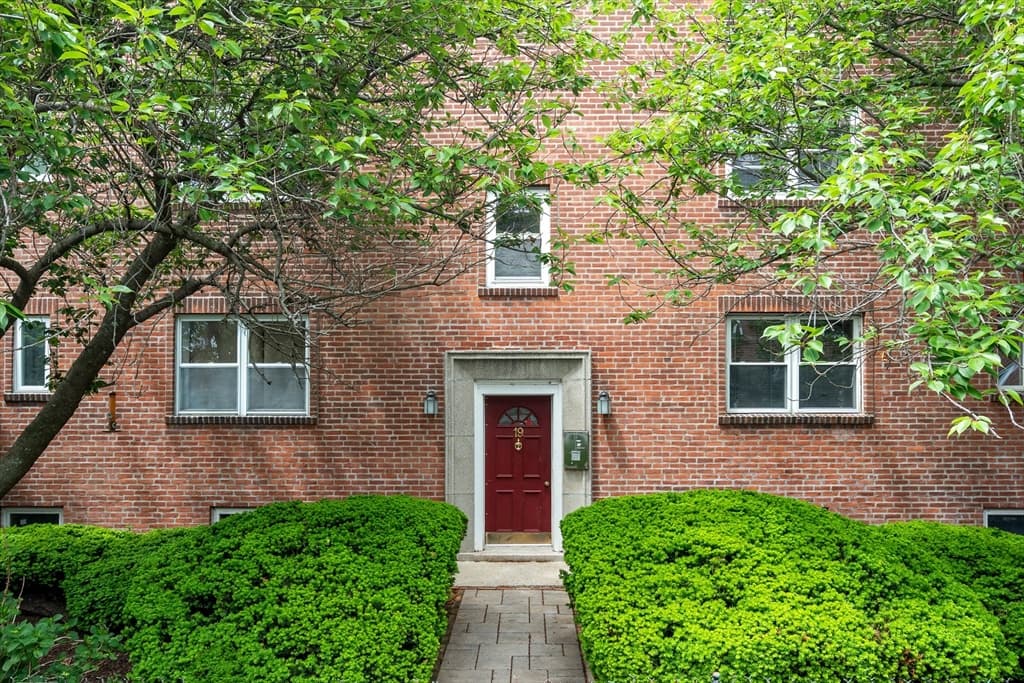 19 Alton Court # 1, Brookline MA 02446