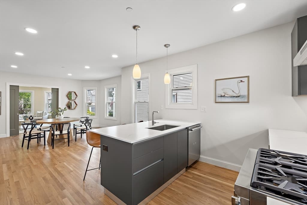 12 Foskett St # 1, Somerville MA 02144 photo 4