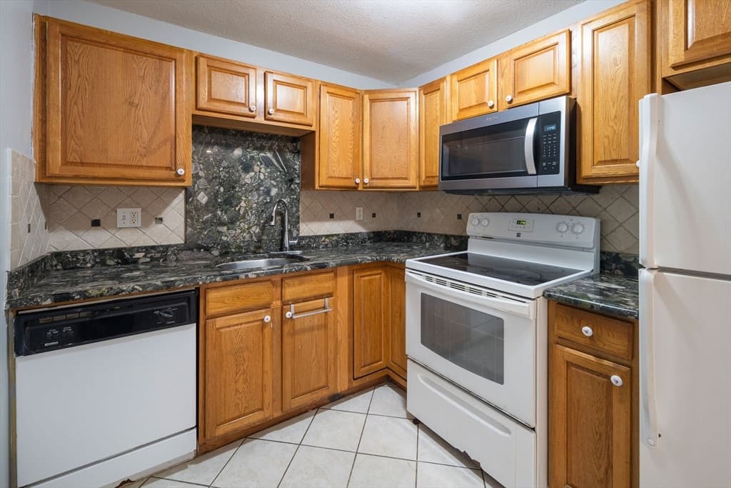 9 Weld St # 14, Framingham MA 01702 photo 7