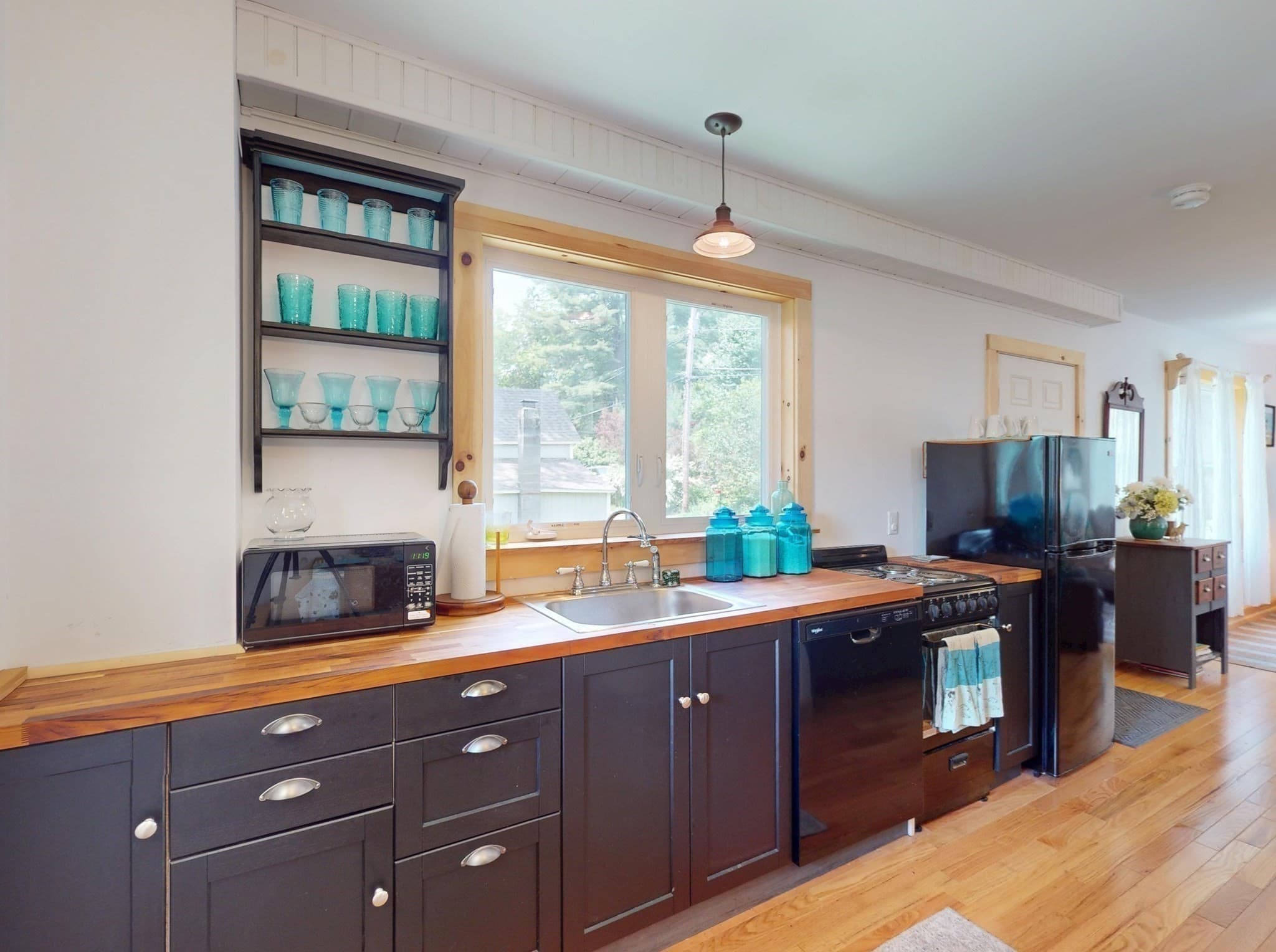 Condominium at 48 Laurel Park # 48, Northampton MA 01060, Northampton, photo 14 of 39