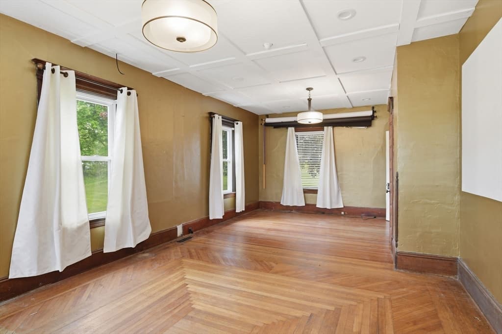 482 Holyoke St, Ludlow MA 01056 photo 14