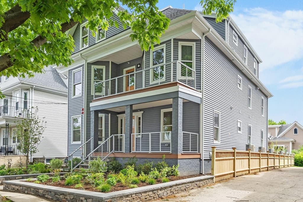 12 Foskett St # 2, Somerville MA 02144